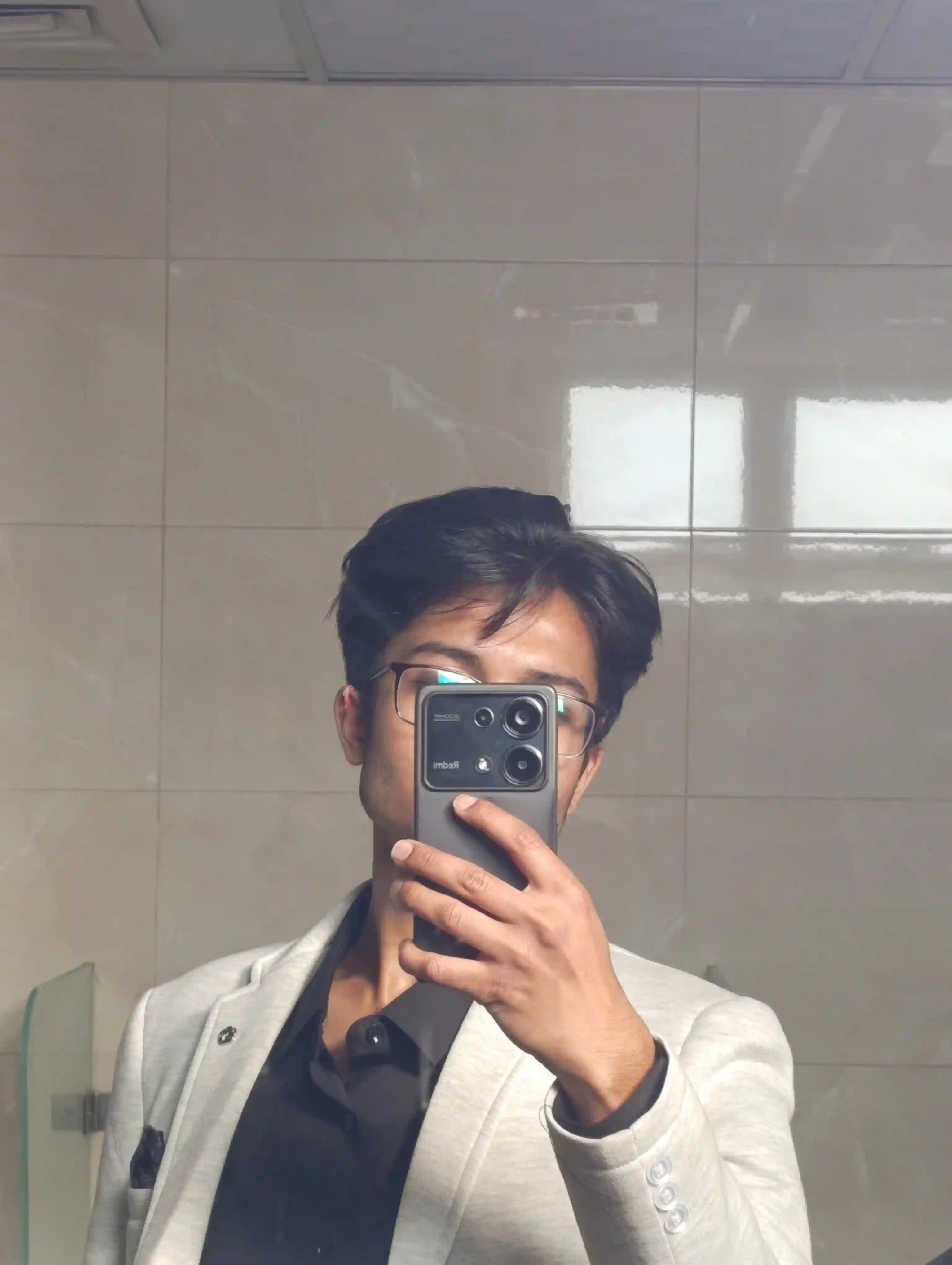 Narmesh Mirror Aesthetic Photo